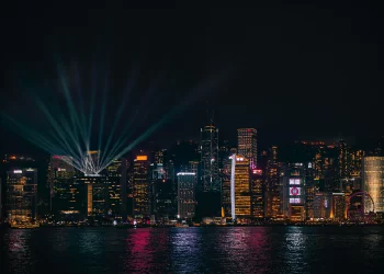 ฮ่องกงประกาศยกเลิกมาตรการระงับการซื้อขายหลักทรัพย์ภายใต้สภาพอากาศรุนแรง